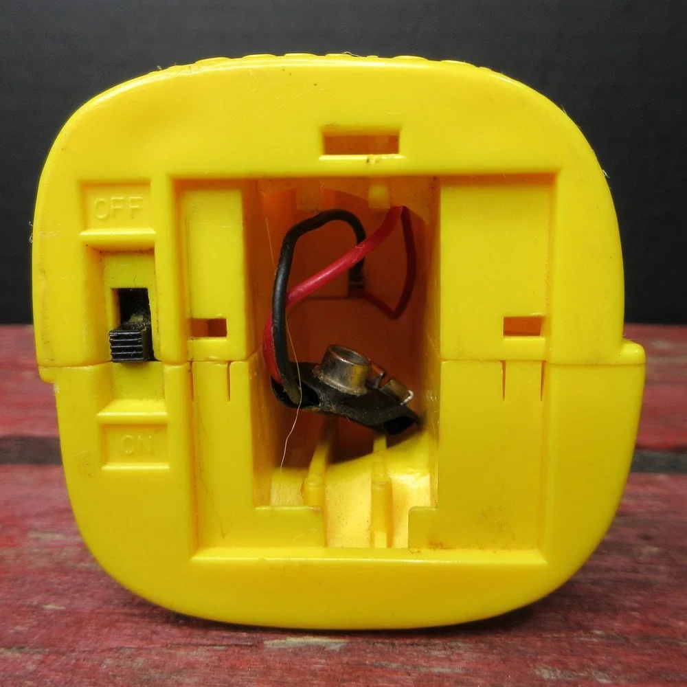 Vintage Peanuts Woodstock Battery Operated Electronic Chirping Bird Toy 1990s